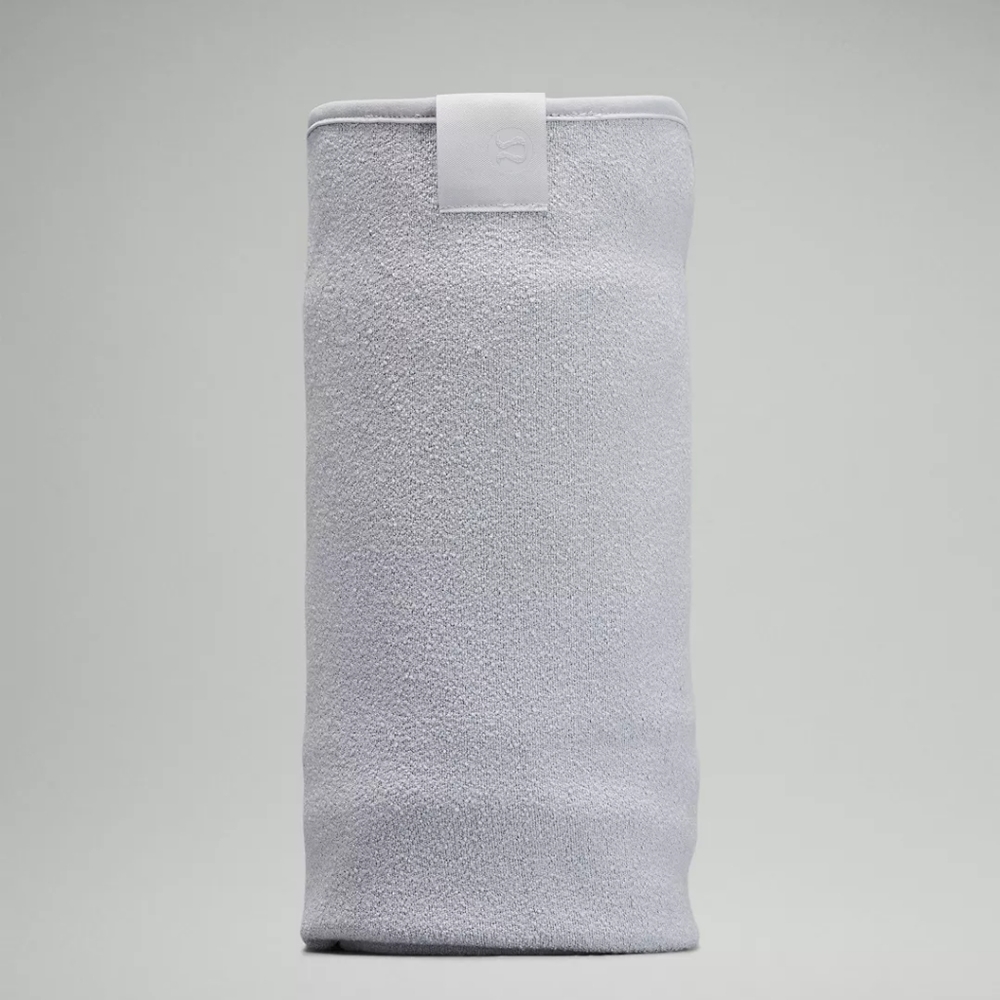 Lululemon Yoga Mat Towel with Grip, Hail🤍